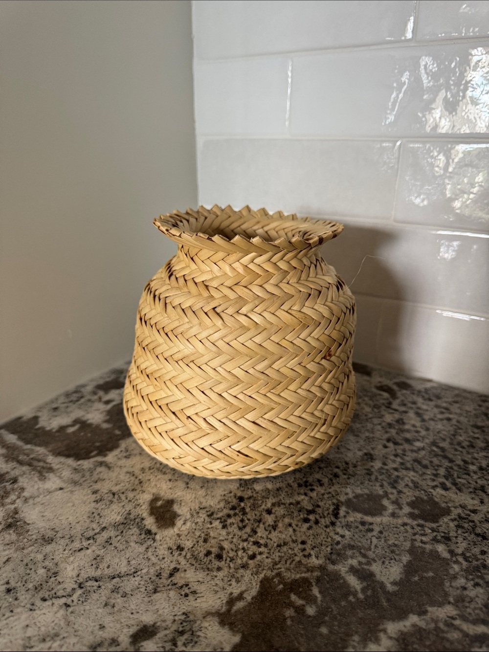 Natural Woven Straw Decorative Basket Vase